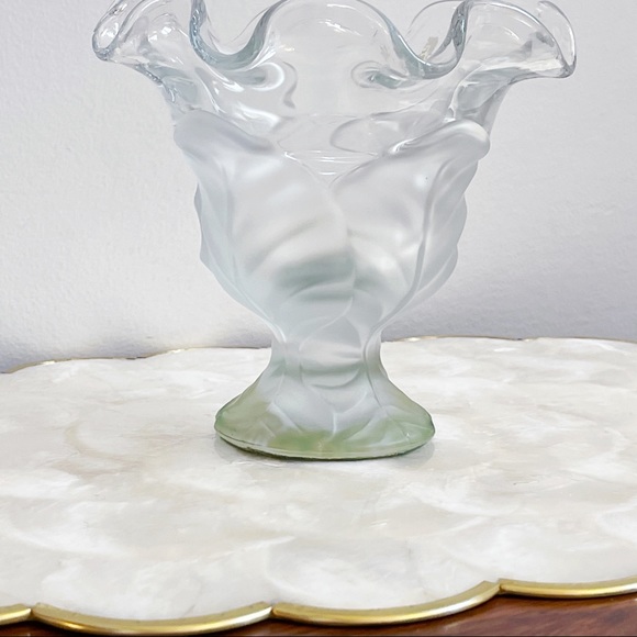 Viking Ruffle Edge Frosted Cabbage Leaf Dish Vtg - Picture 12 of 12